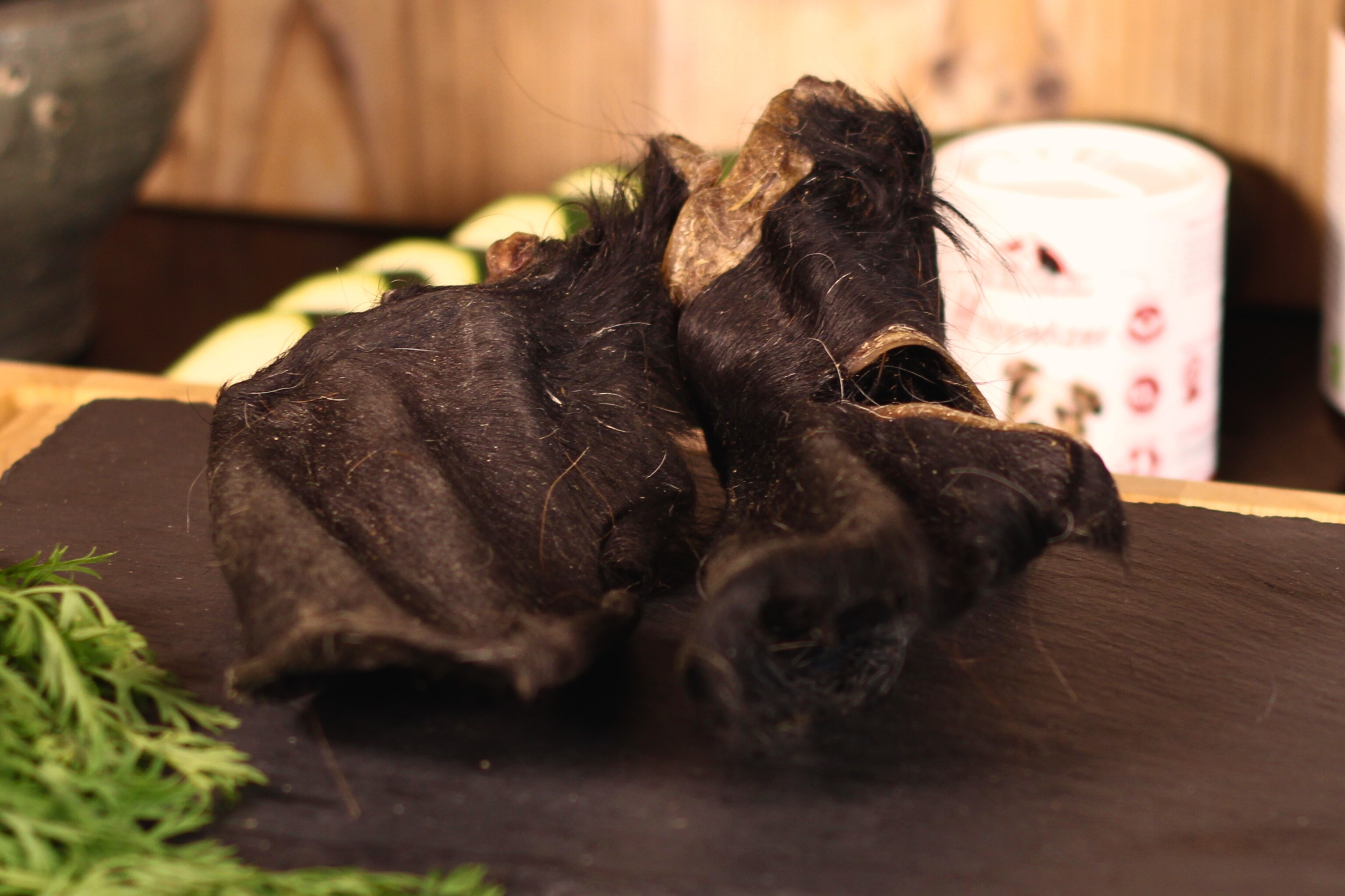 Kalbsohren mit Fell, getrocknet