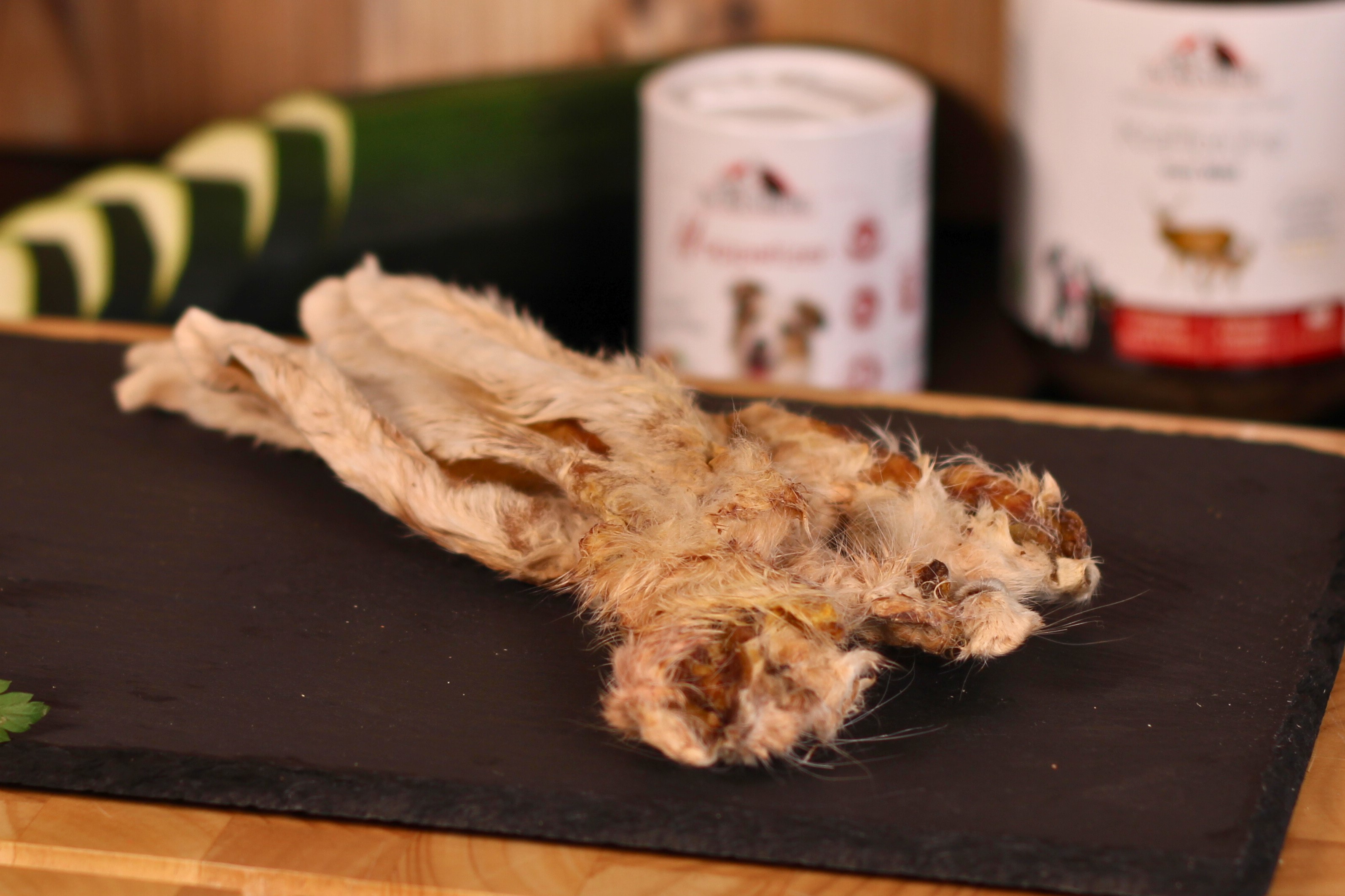 Kaninchenohren mit Fell, getrocknet